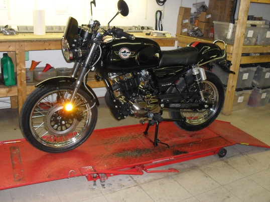 Cleveland Cyclewerks Misfit on Harbor Freight motorcycle lift