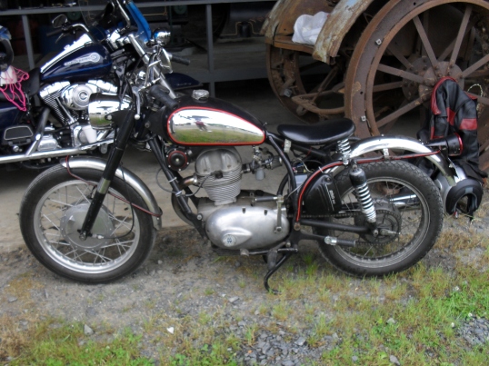 <old motorcycle>