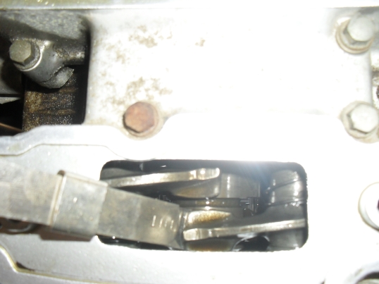 <setting the 1980 CB650C intake valve lash>