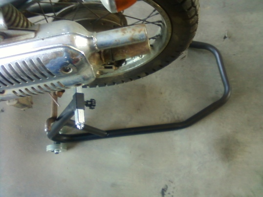 <Motorcycle swingarm rear lift & stand>