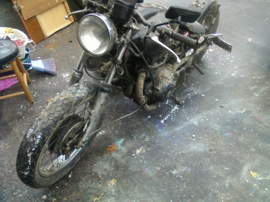 <ratty old cm400 motorcycle>
