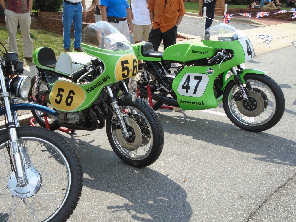 <vintage Kawasaki Road Racers>